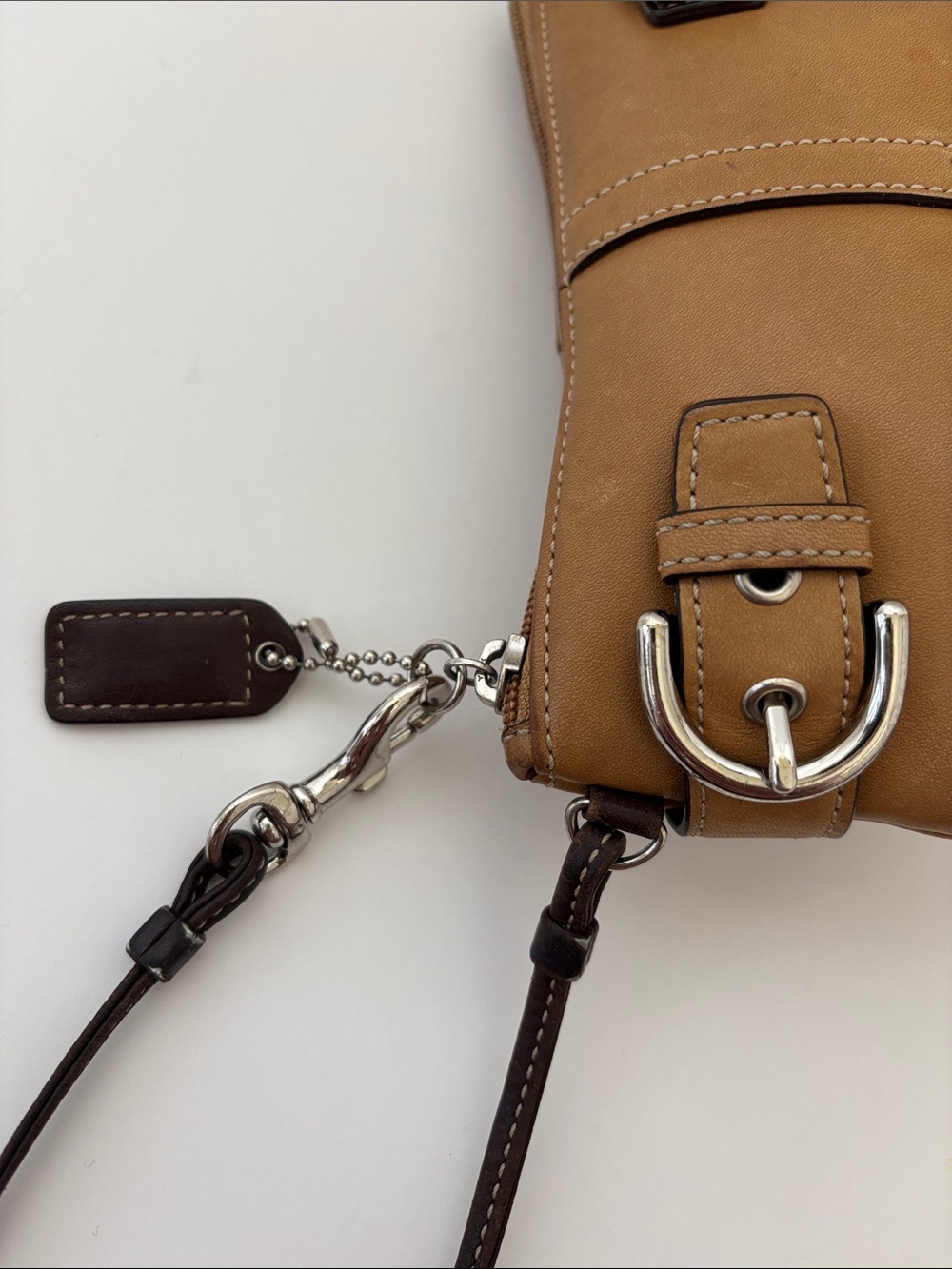Rare Vintage Coach Hampton Leather Buckle Wristlet Mini Hobo Concert Saddle Tan - Picture 2 of 11